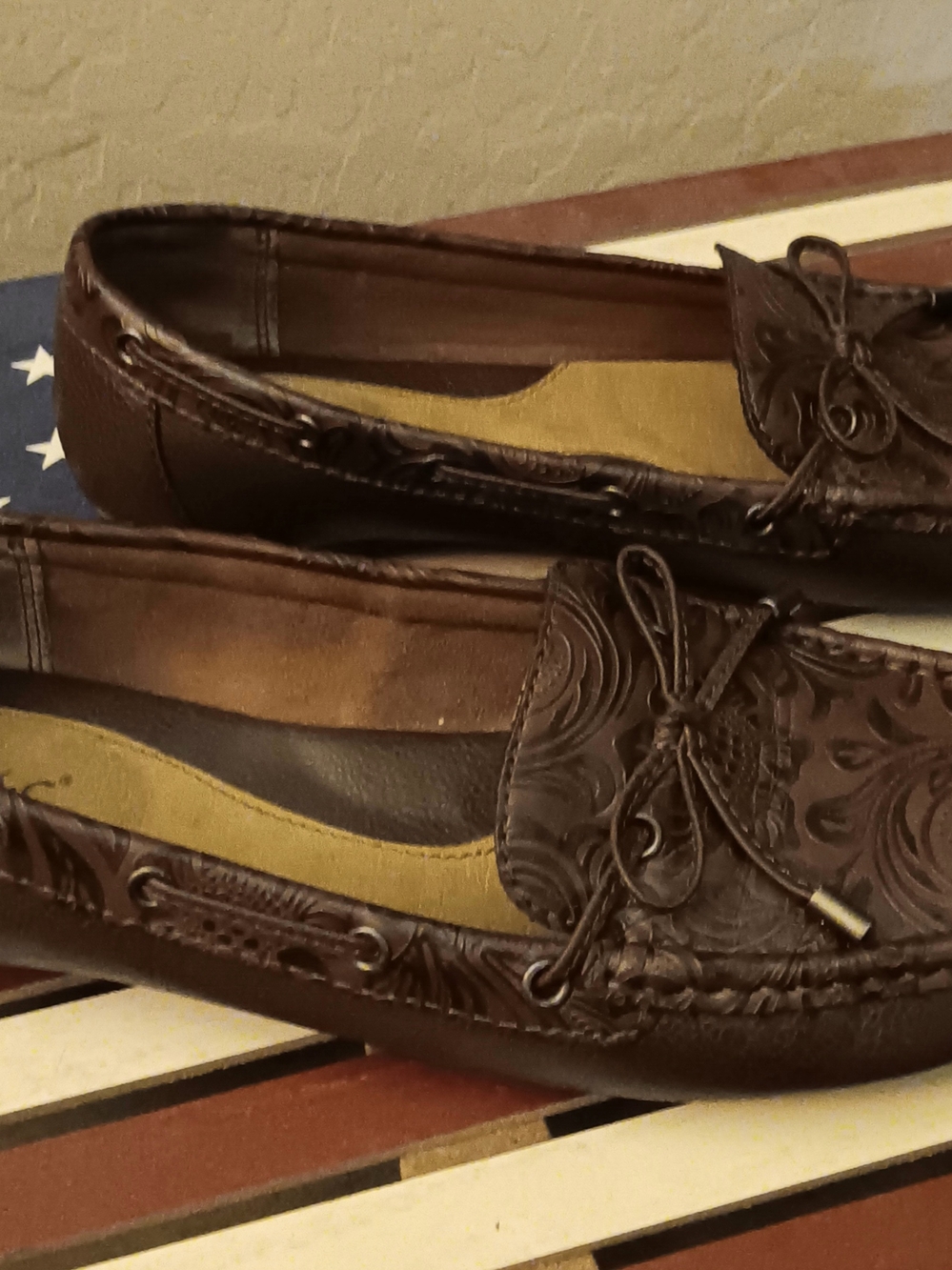 b.o.c Brown Embossed Leather Moccasin Loafers - Picture 2 of 3